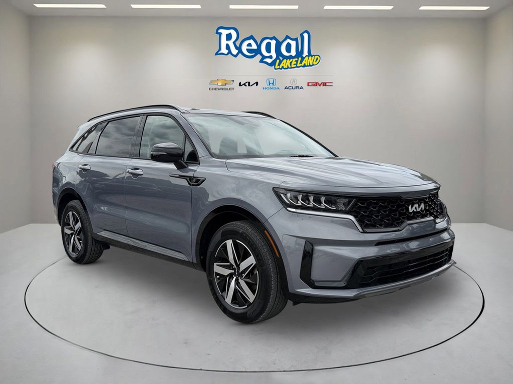 Everlasting Silver 2023 Kia Sorento S FWD SUV / Crossover Front-Wheel Drive 8-Speed Automatic