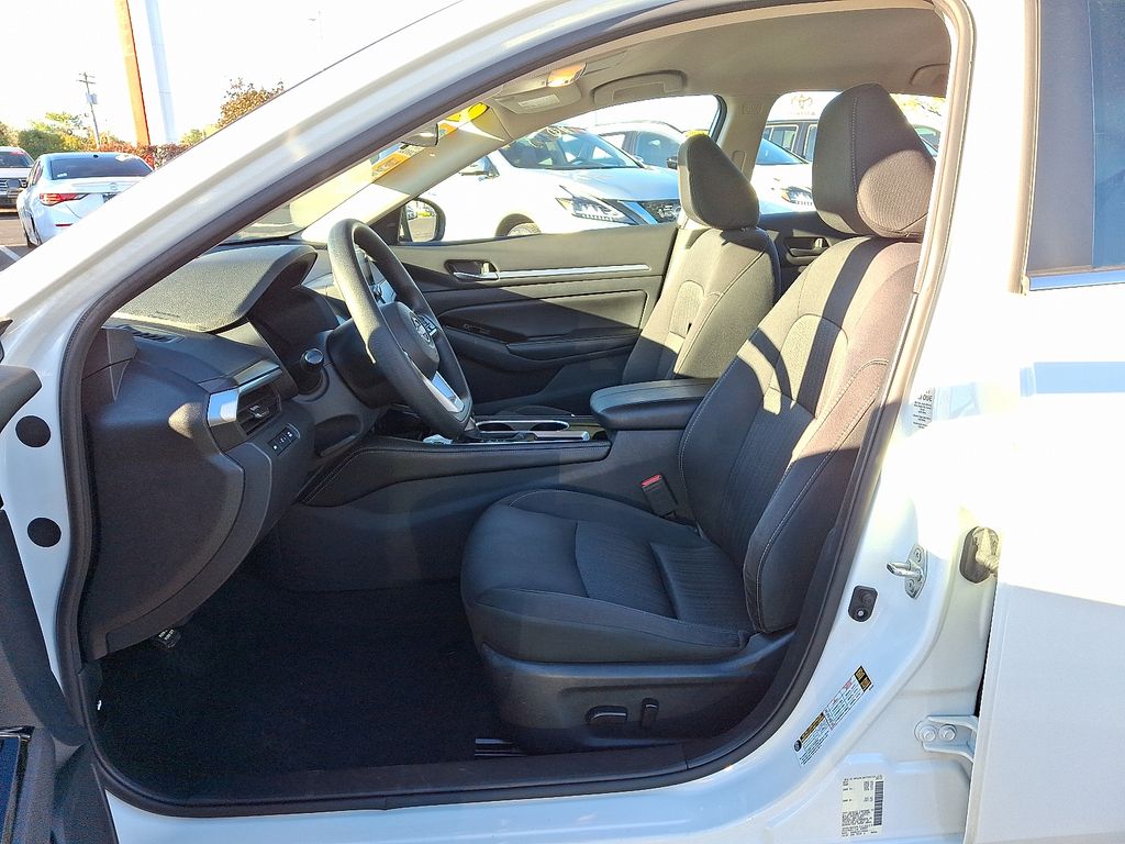 Thumbnail: 2023 Nissan Altima - 14