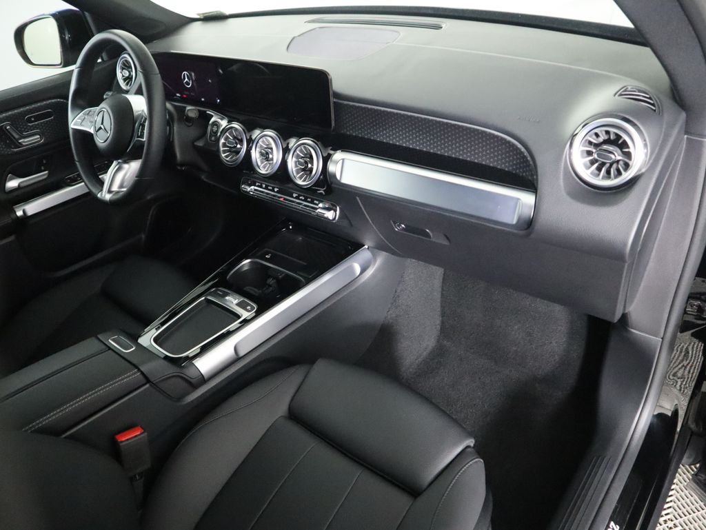 Thumbnail: 2025 Mercedes-Benz GLB - 18