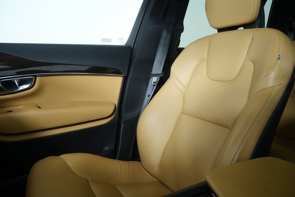 Thumbnail: 2019 Volvo XC90 - 26