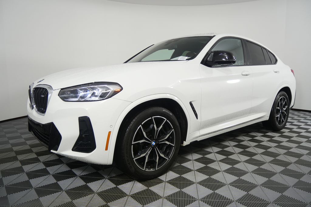 Thumbnail: 2025 BMW X4 - 8