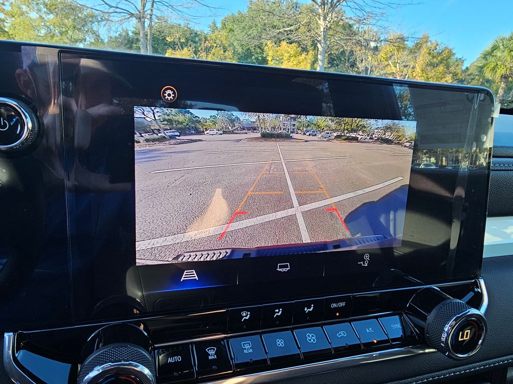 2024 Chevrolet Colorado LT 14