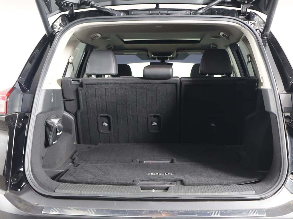 Used 2023 Black Nissan SL image 20