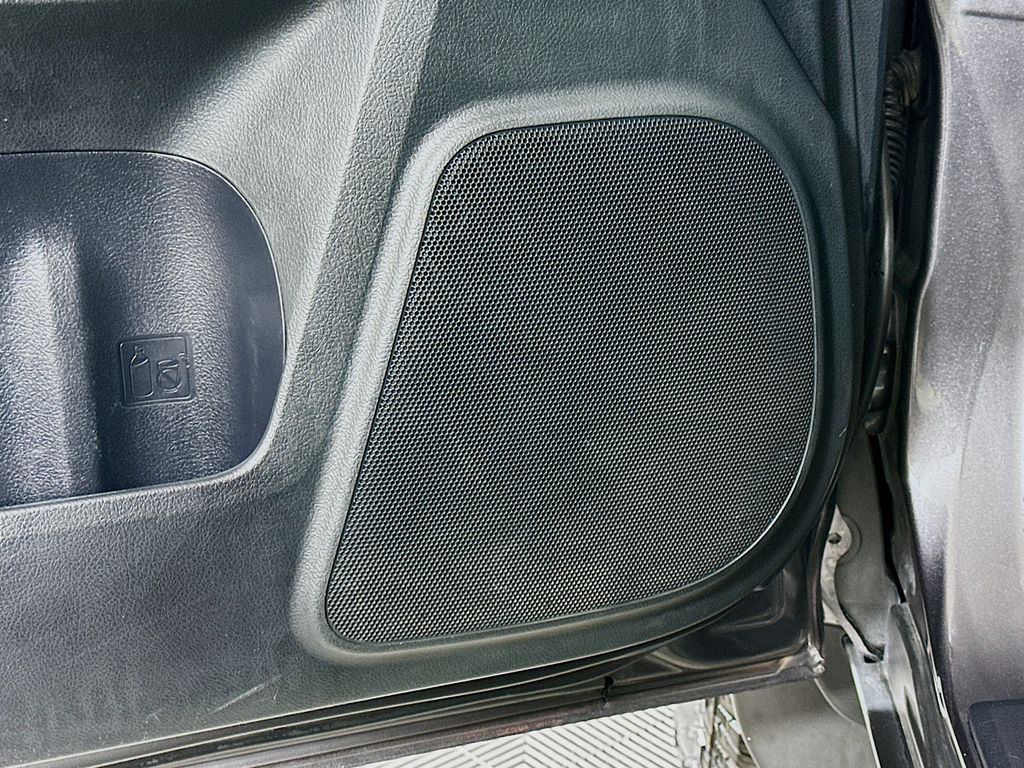 Thumbnail: 2015 Toyota 4Runner - 19