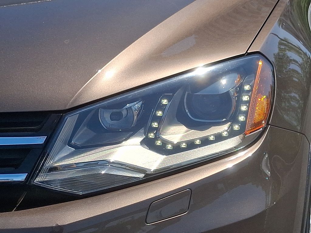 2011 Volkswagen Touareg VR6 Lux 9