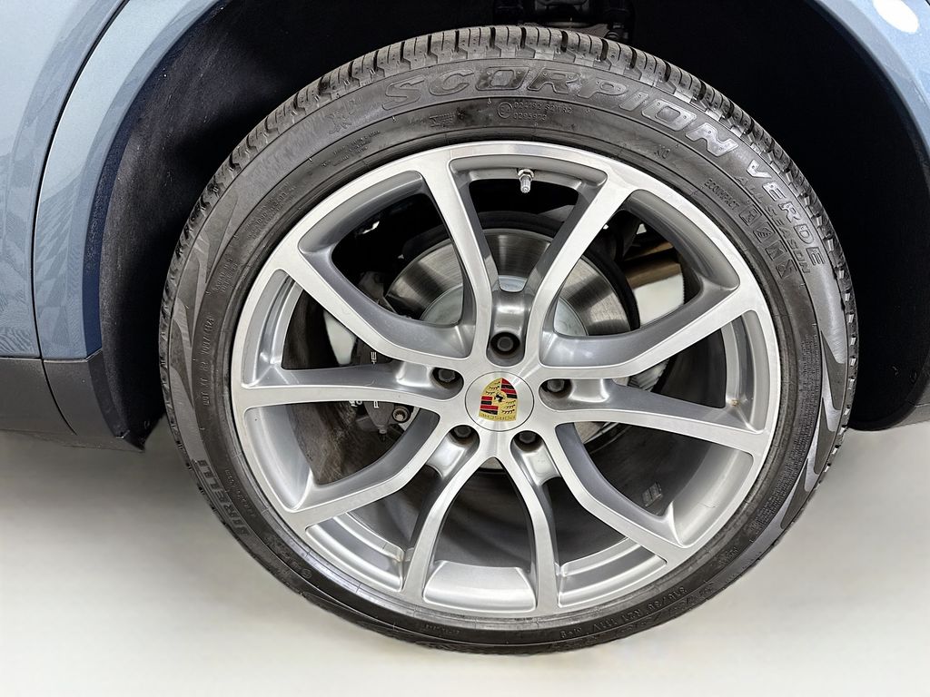 Thumbnail: 2019 Porsche Cayenne - 32