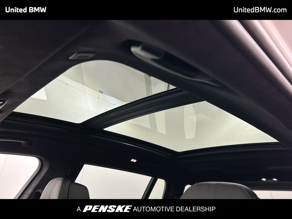 Thumbnail: 2026 BMW X7 - 20