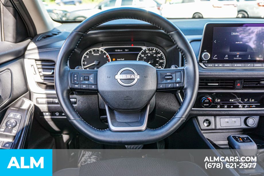 Used 2025 Gray Nissan SV image 28