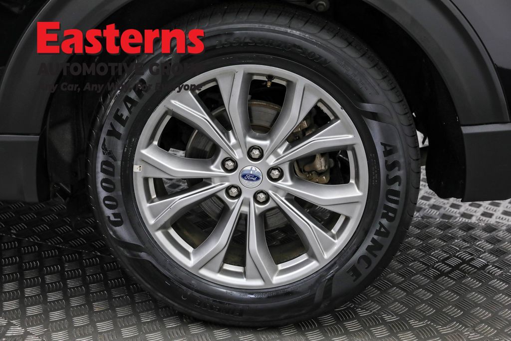 Used 2023 Black Ford Limited image 34