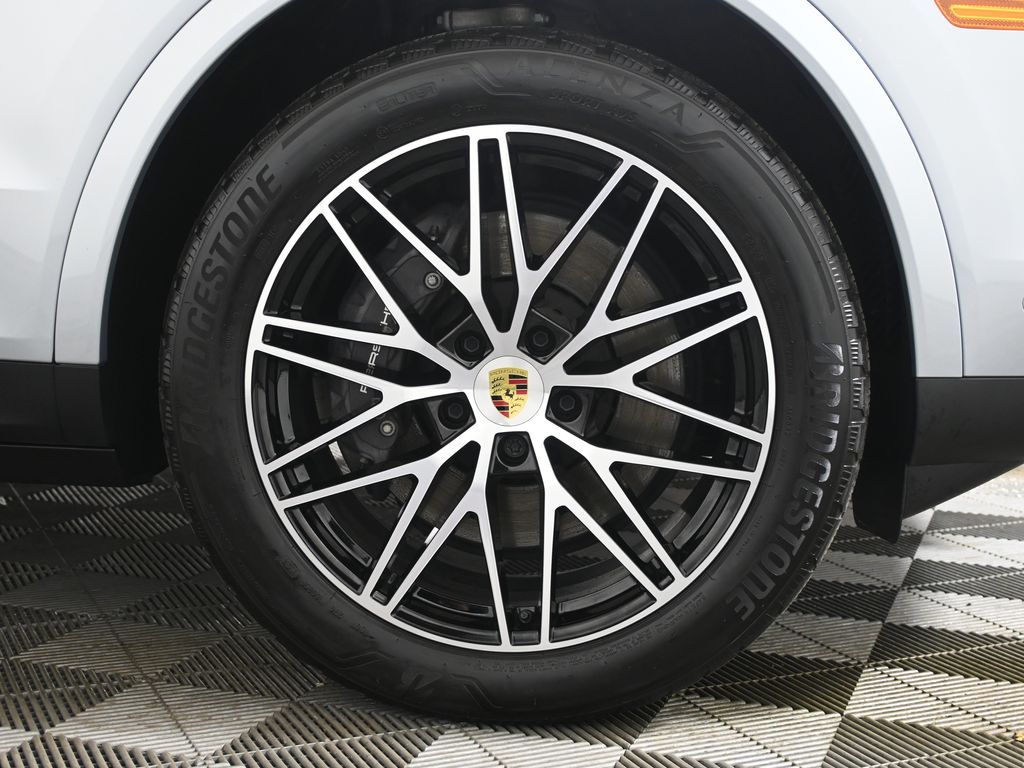 Thumbnail: 2024 Porsche Cayenne - 12