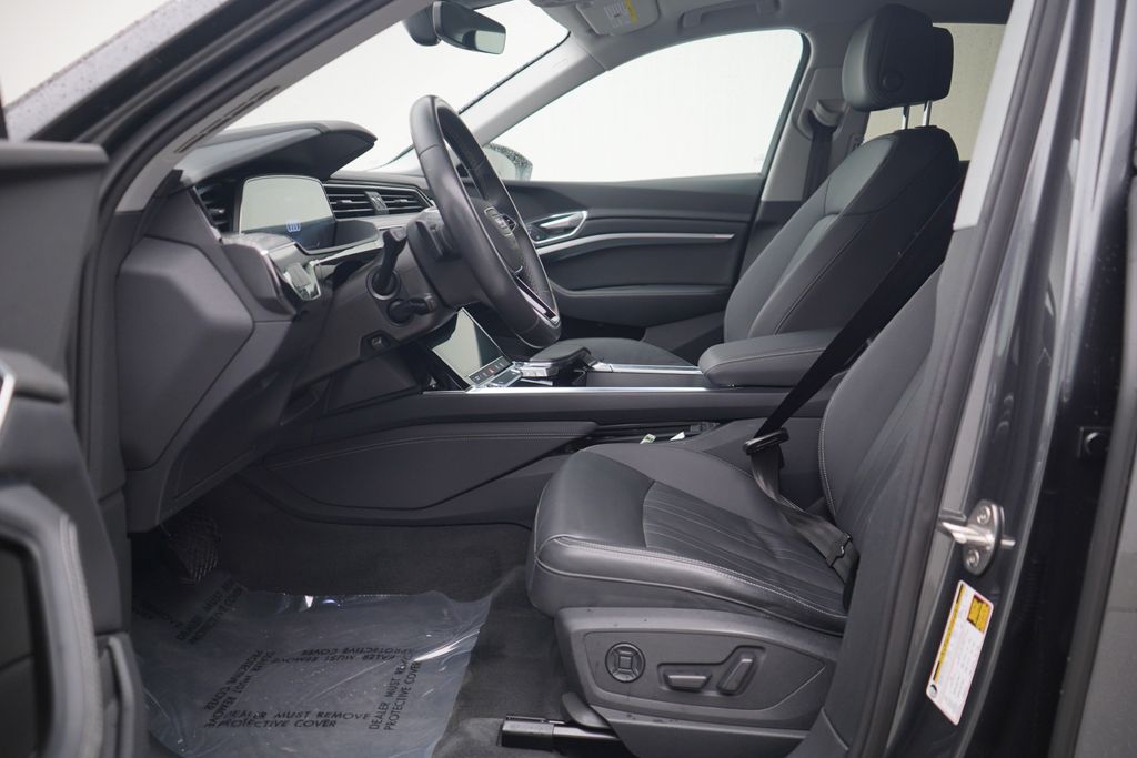 Thumbnail: 2022 Audi e-tron GT - 6