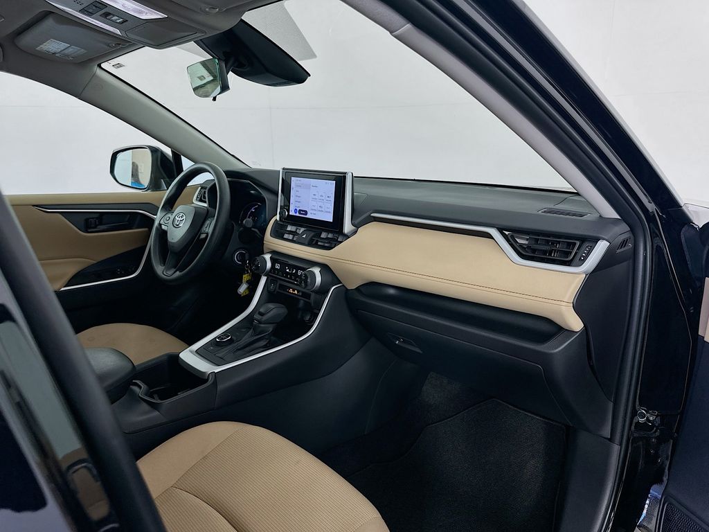 Thumbnail: 2025 Toyota RAV4 - 28