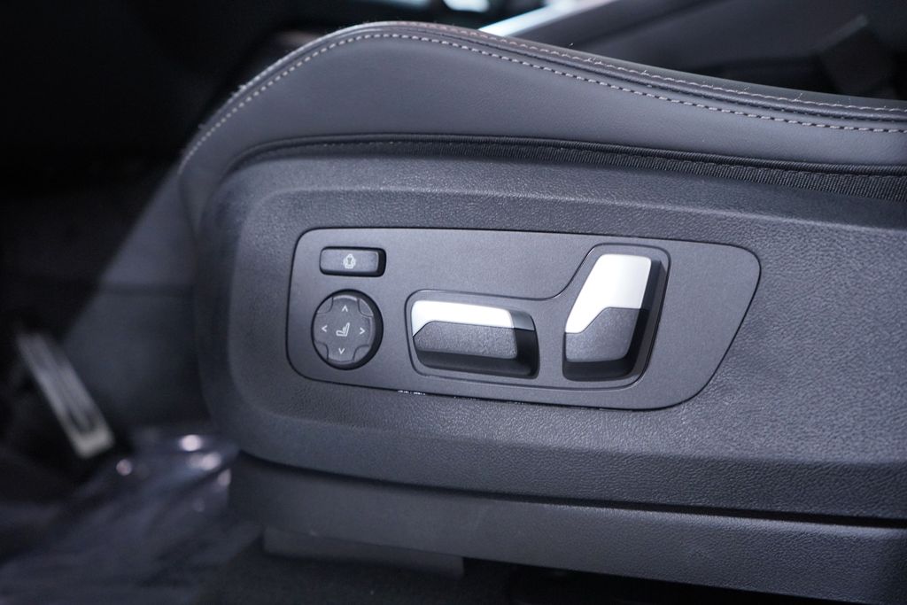 Thumbnail: 2026 BMW X5 - 8