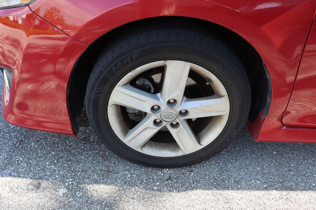 2013 Toyota Camry SE 4