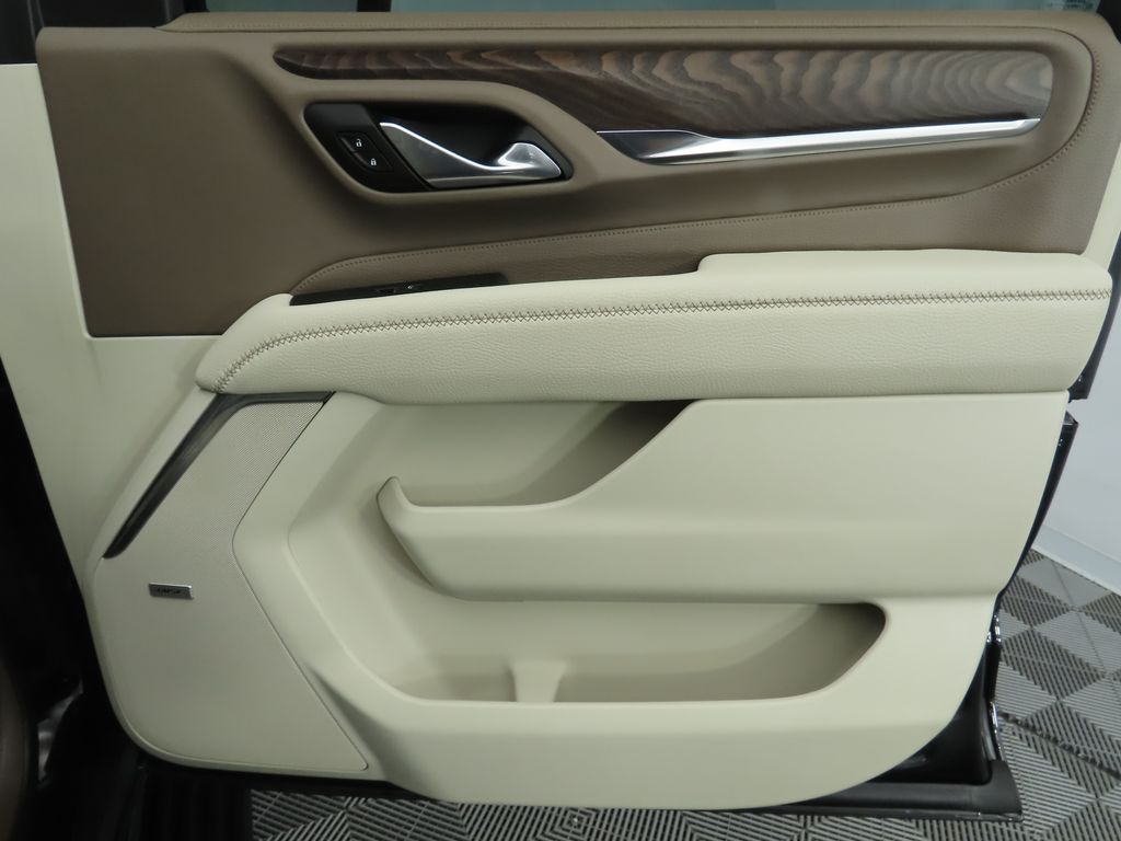 Thumbnail: 2023 GMC Yukon XL - 22