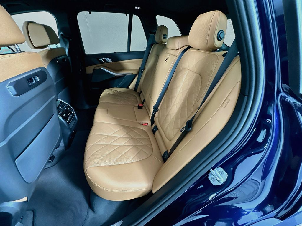 Thumbnail: 2026 BMW X5 - 17
