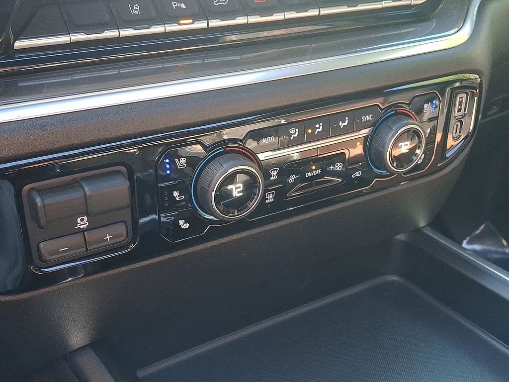 Thumbnail: 2024 Chevrolet Silverado 3500 - 15