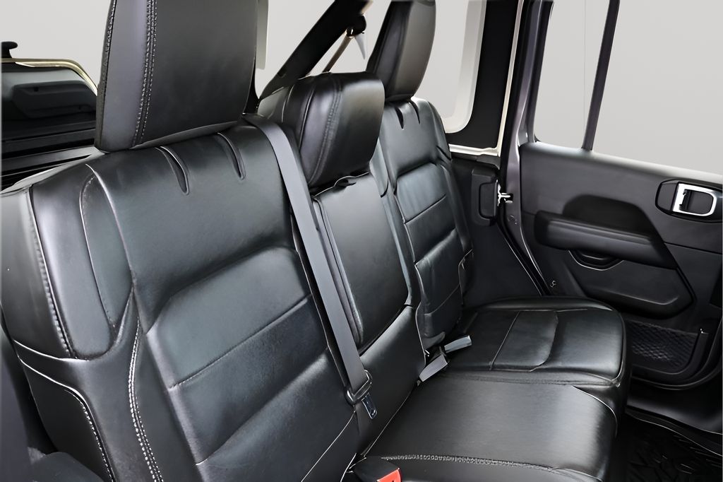 Used Car 2020 Jeep Wrangler  Unlimited Sahara For Sale Under $30,000 In Austin, Texas