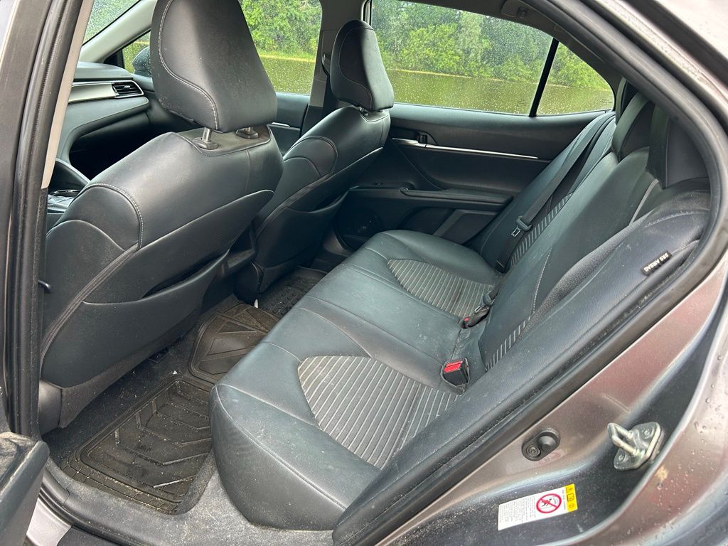 2019 Toyota Camry SE 13