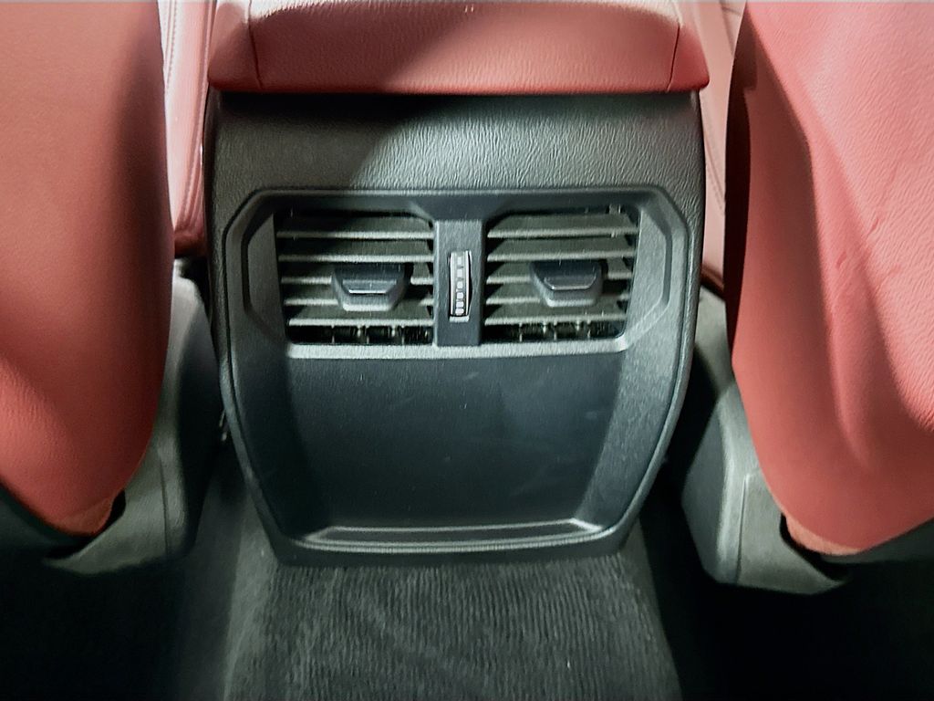 Thumbnail: 2025 BMW 4 Series - 26