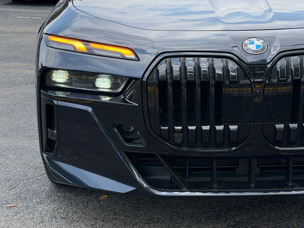 Thumbnail: 2023 BMW 7 Series - 2