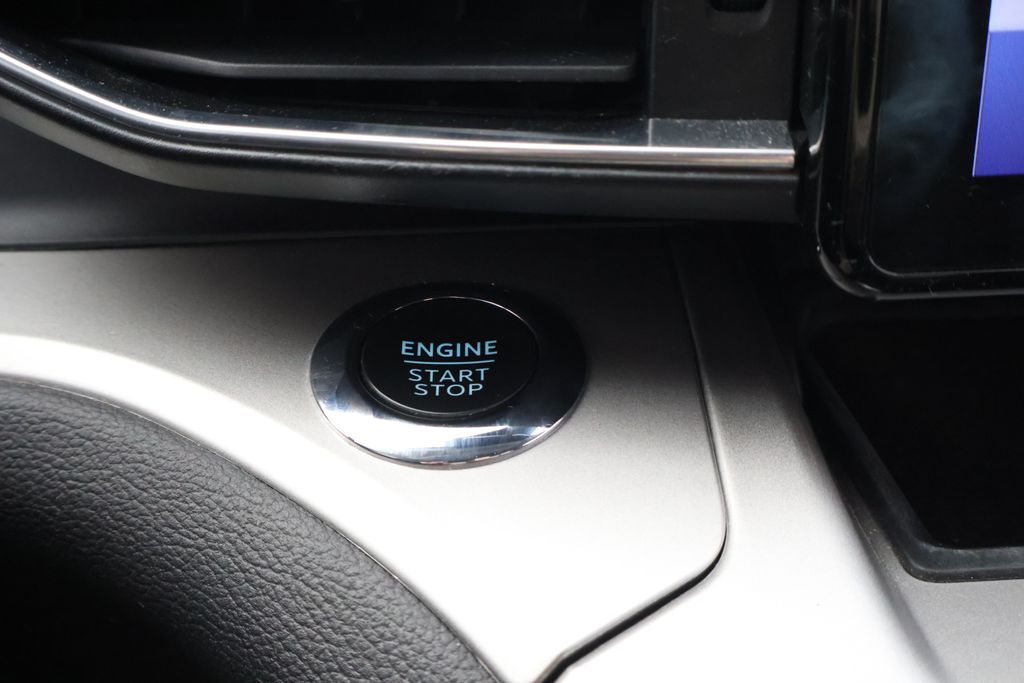 Thumbnail: 2022 Ford Explorer - 25