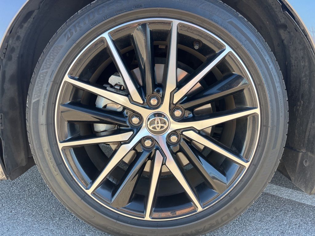 Thumbnail: 2024 Toyota Camry - 11