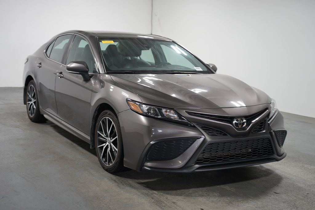 2023 Toyota Camry SE 3