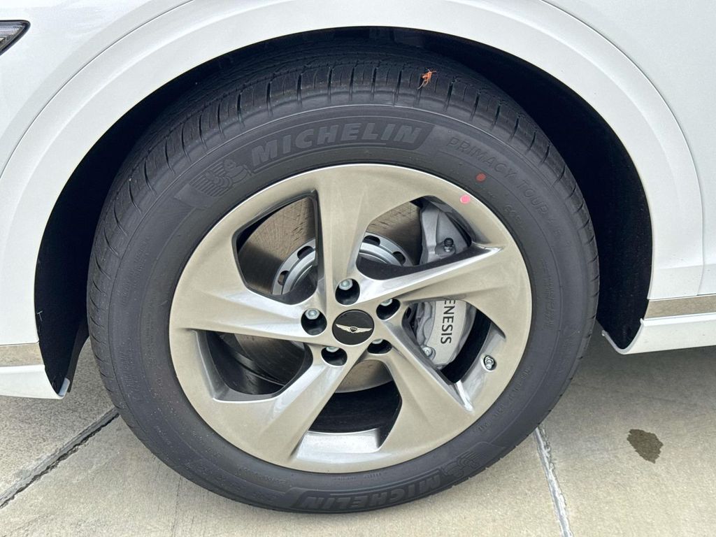 New 2026 White Genesis 2.5T image 4