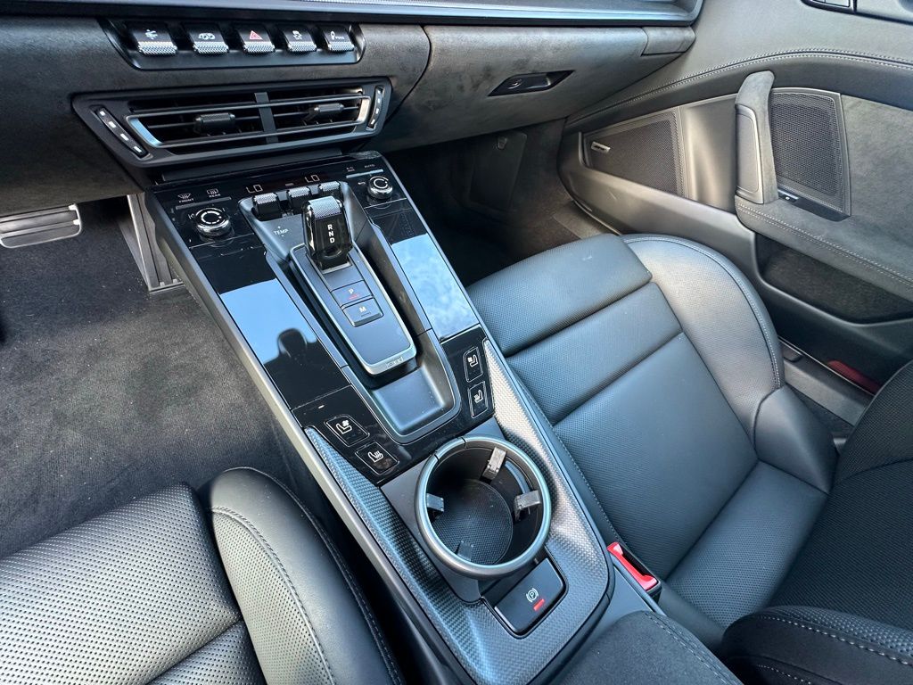 Thumbnail: 2024 Porsche 911 - 28