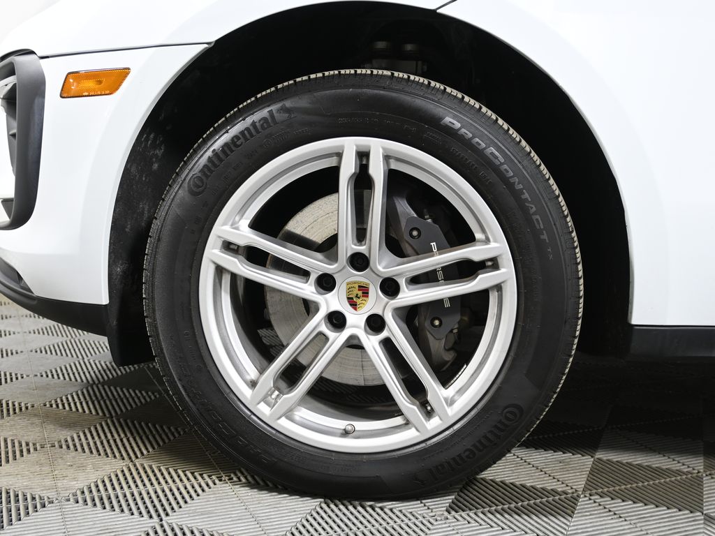 Thumbnail: 2025 Porsche Macan - 12