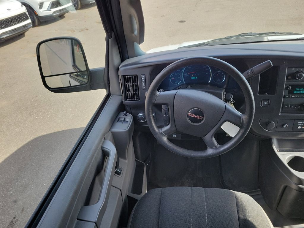 2022 GMC Savana 2500 Work Van 9