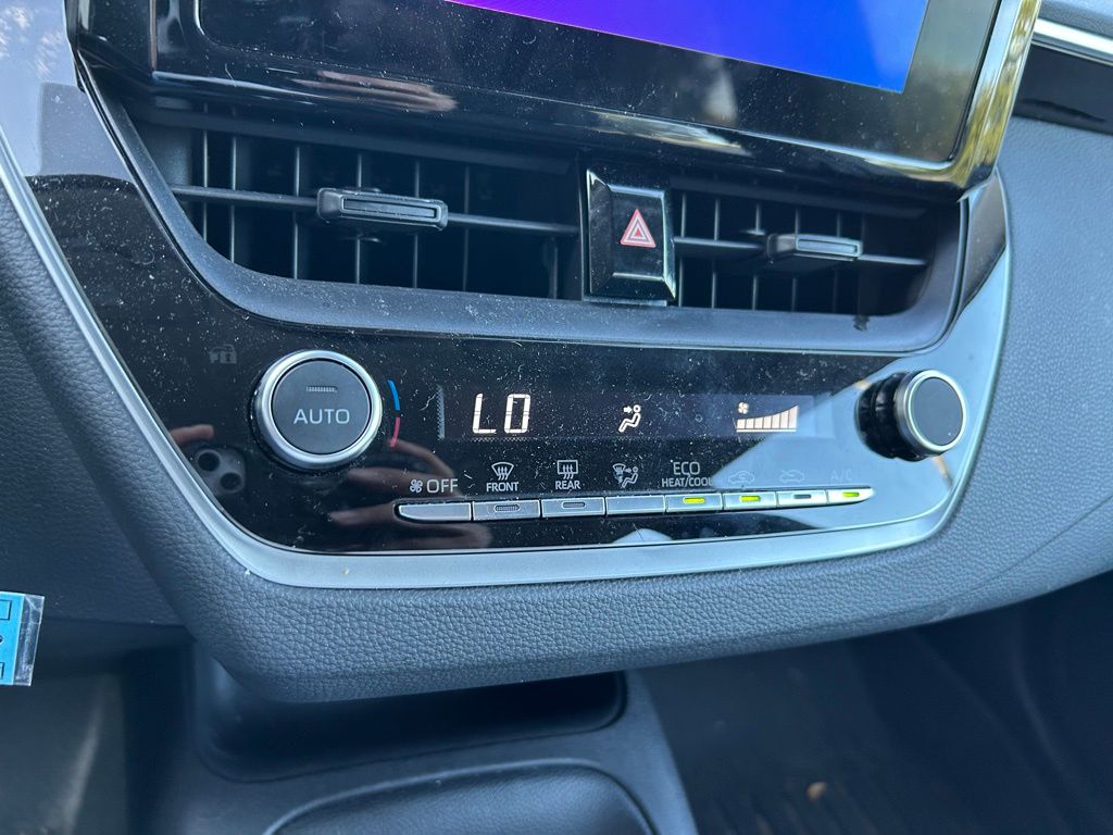 Thumbnail: 2024 Toyota Corolla - 25