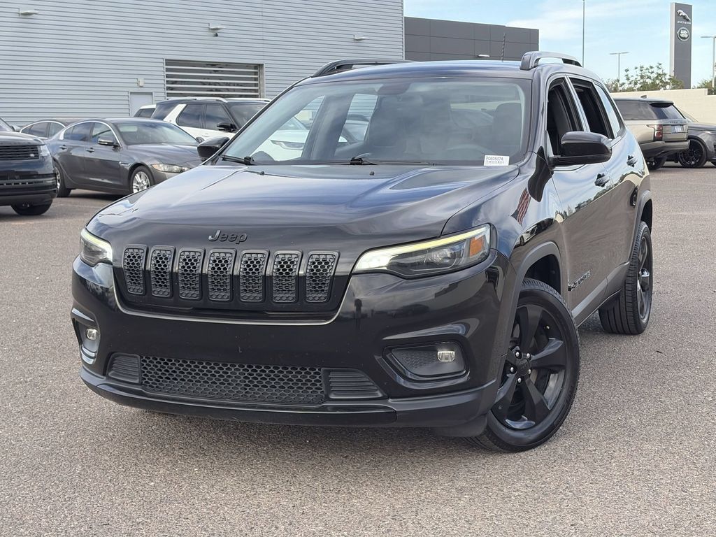 View vehicle photo 4