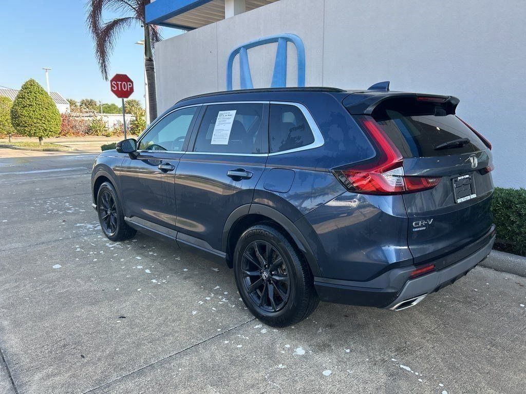 View vehicle photo 6