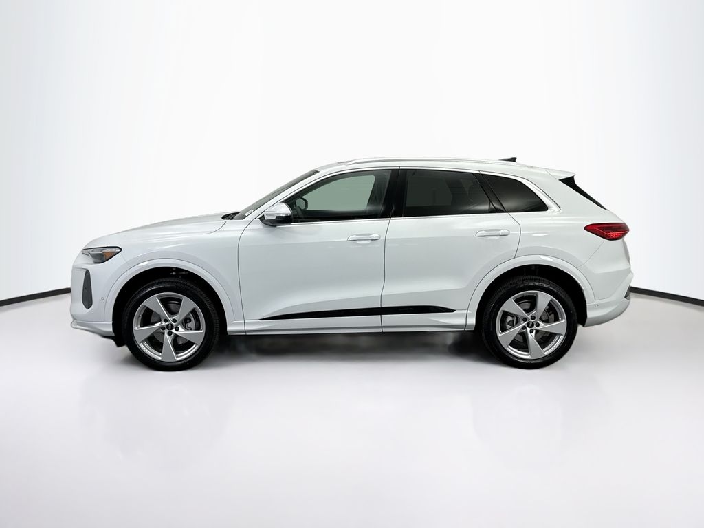 Thumbnail: 2025 Audi Q5 - 8