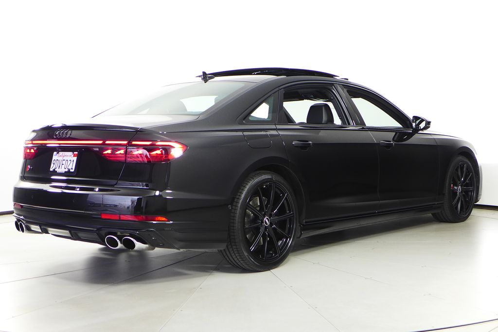 Thumbnail: 2022 Audi S8 - 7