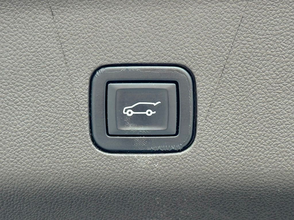 2022 Cadillac Escalade ESV Sport Crystal White - Jim Hudson Acura - Image 31