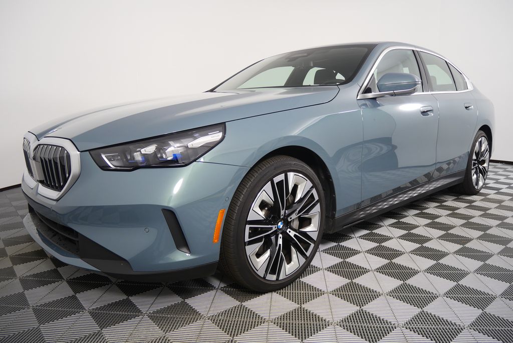 Thumbnail: 2024 BMW 5 Series - 8