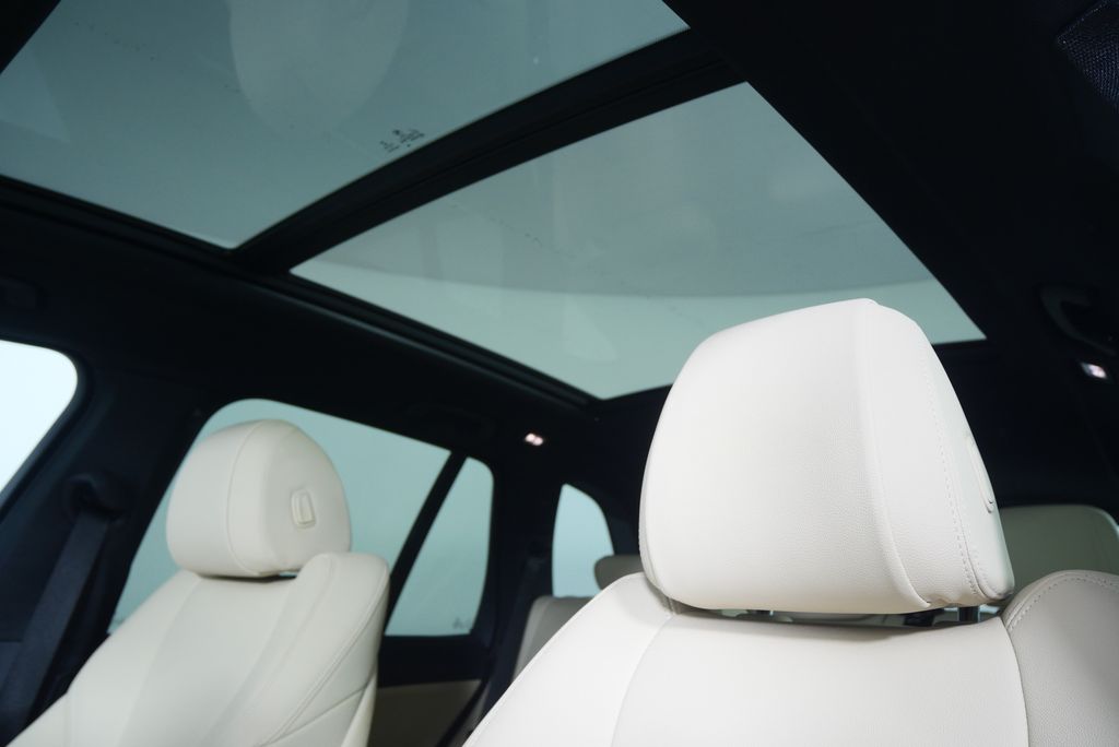 Thumbnail: 2022 BMW X5 - 12