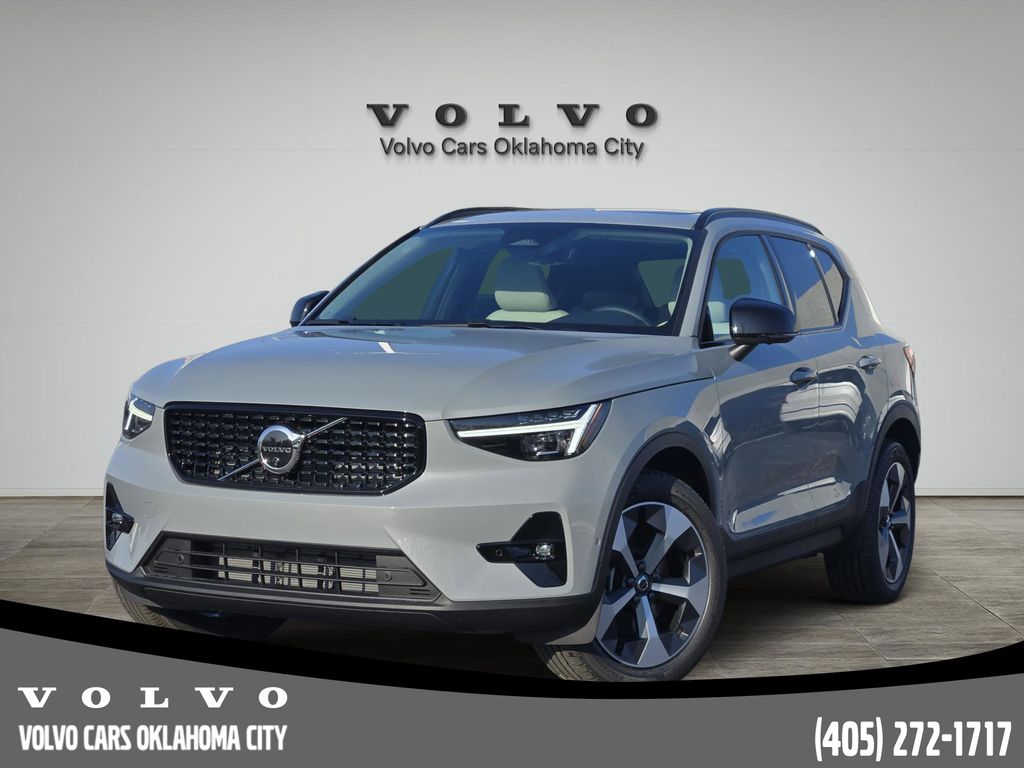 2026 Volvo XC40 Plus's photo