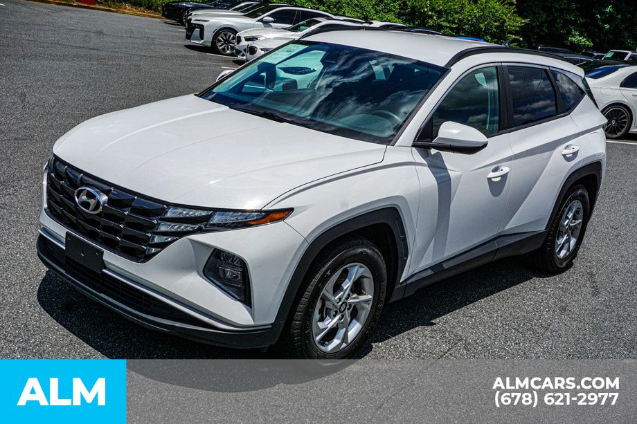 Used 2024 White Hyundai SEL image 15