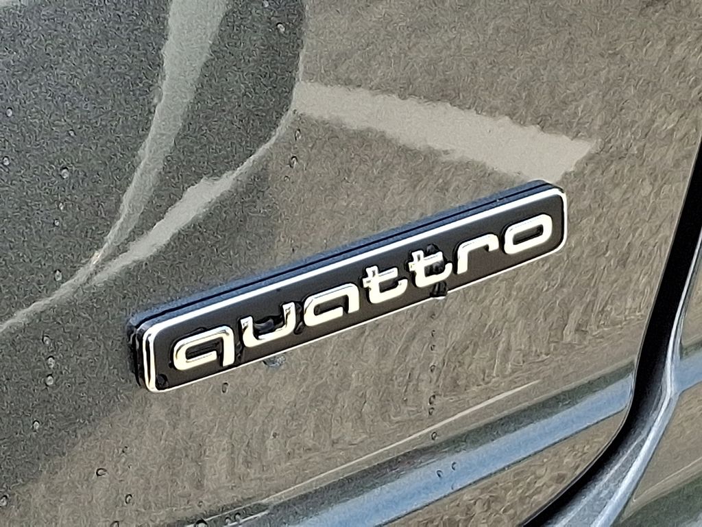 Thumbnail: 2026 Audi Q8 - 12