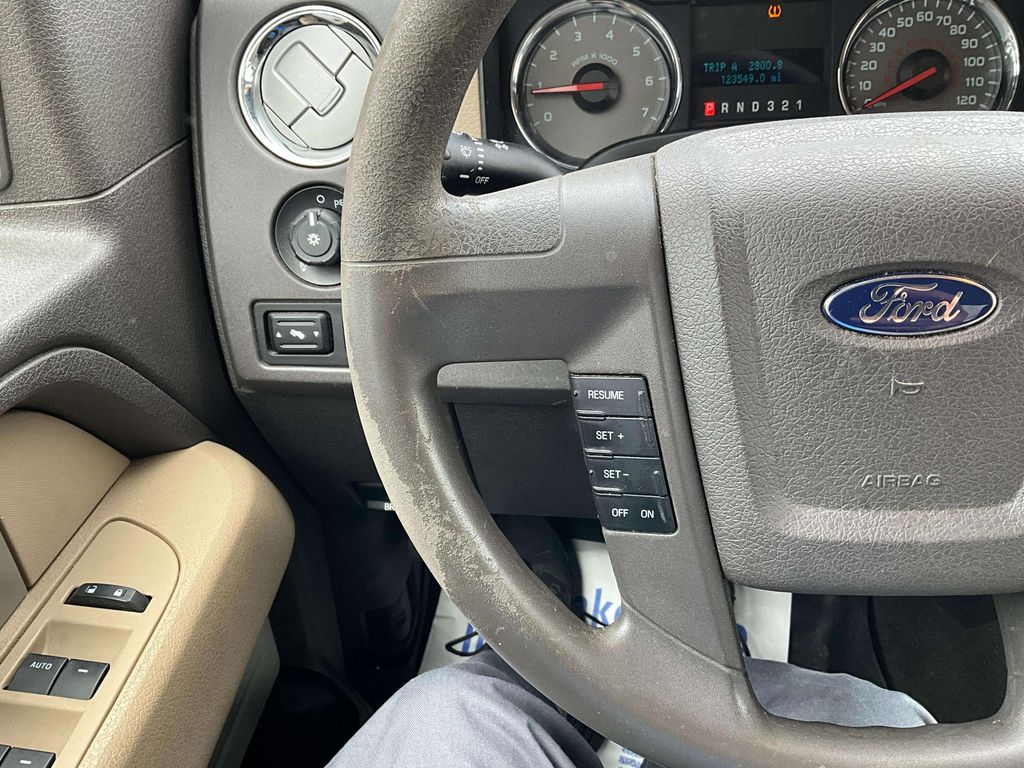 Used 2010 Black Ford XLT image 11