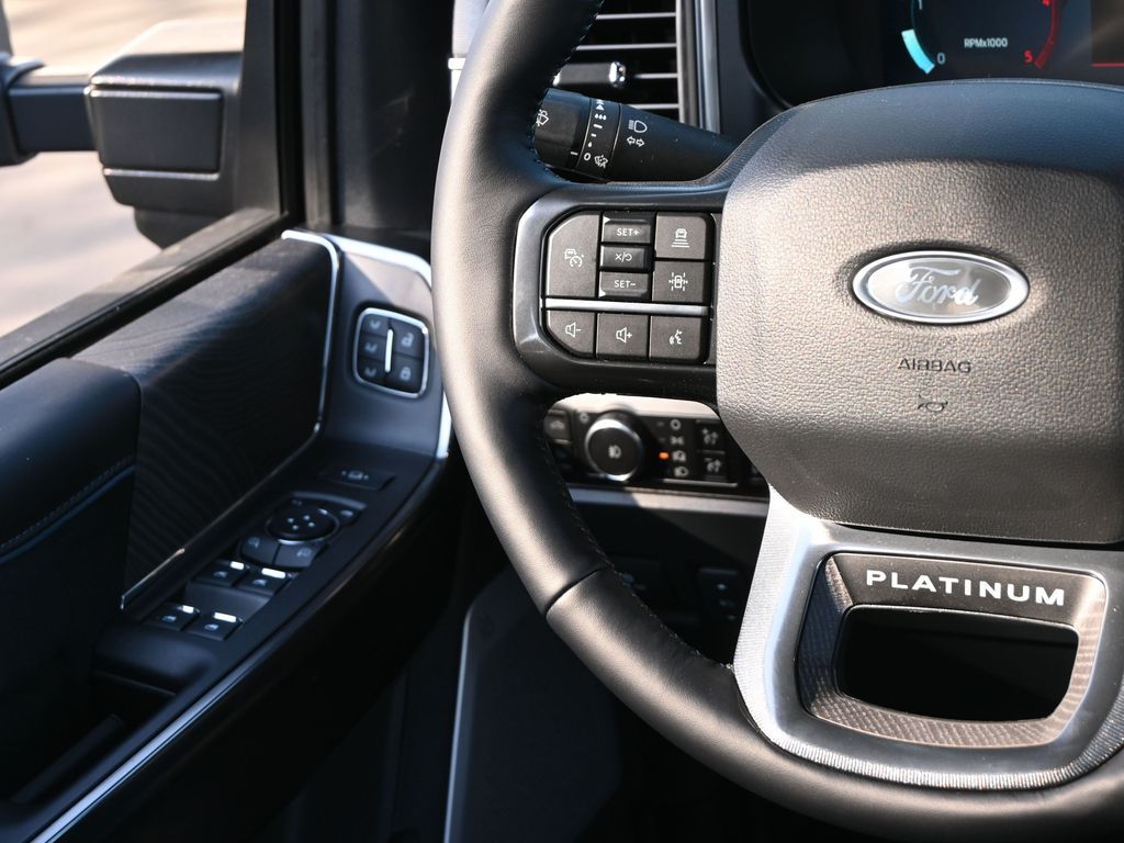 2025 Ford F-350 Super Duty Platinum