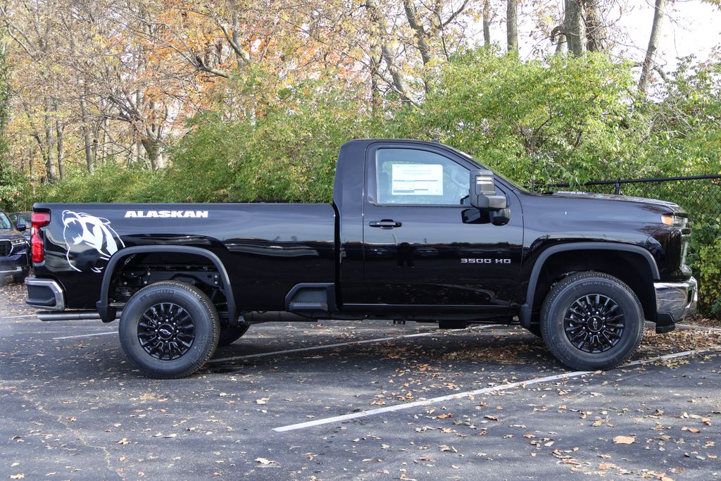 2025 Chevrolet Silverado 3500 LT 9