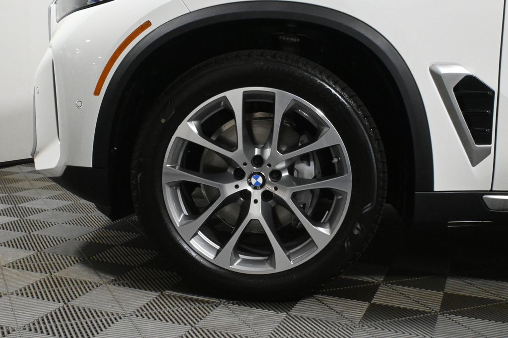 Thumbnail: 2026 BMW X5 - 12