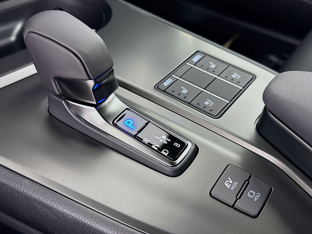 Thumbnail: 2025 Lexus UX - 15