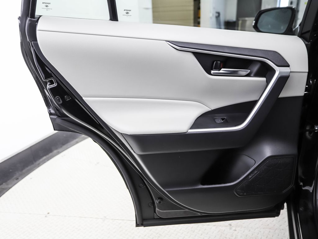 Thumbnail: 2023 Toyota RAV4 - 18