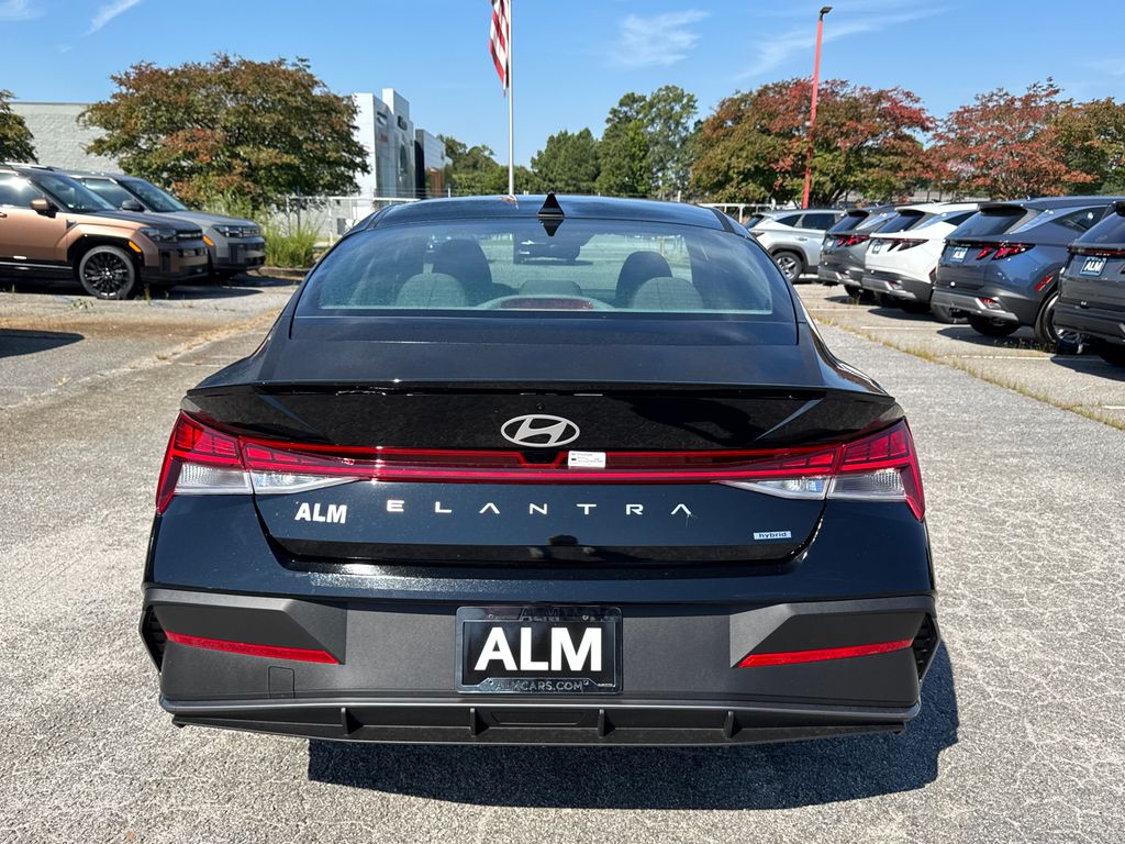 2025 Hyundai Elantra Hybrid SEL Sport photo 4